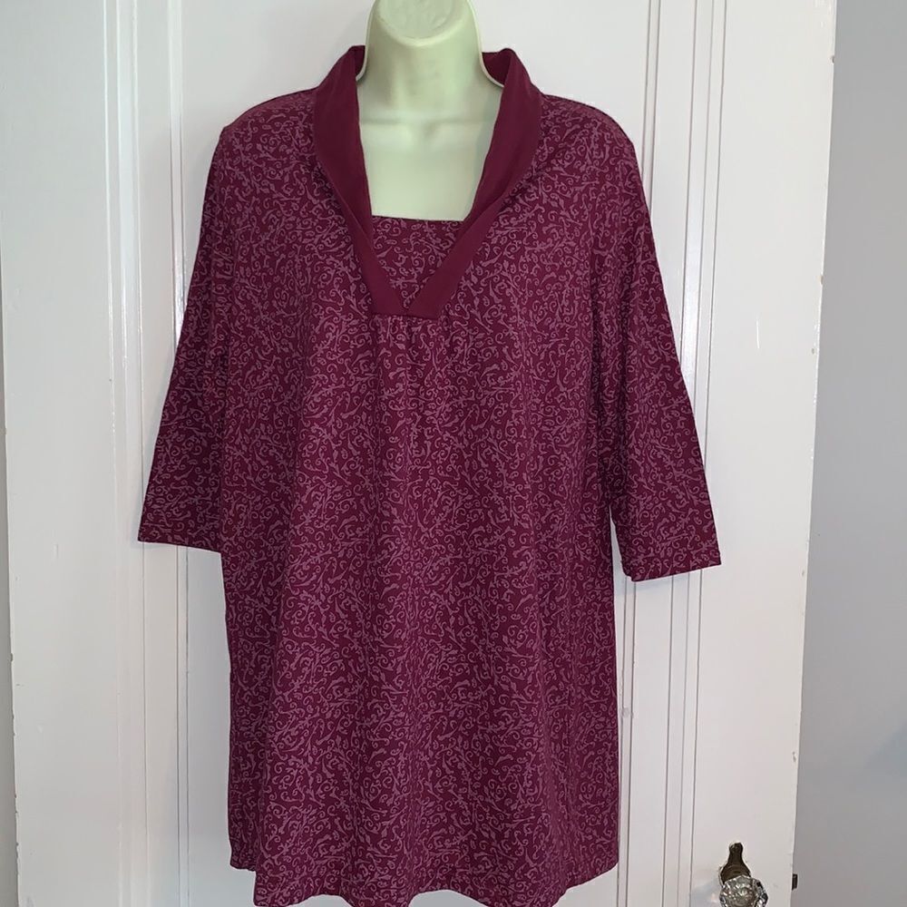 Blair burgundy paisley knit tunic top with 3/4 sleeves‎